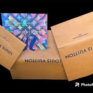 Louis Vuitton exit bags gift bags 4 total 3 normal 1 special limited edition bag